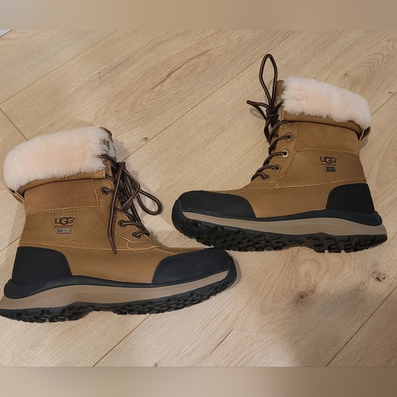 UGG Adirondack Boots - Picture 3 of 10